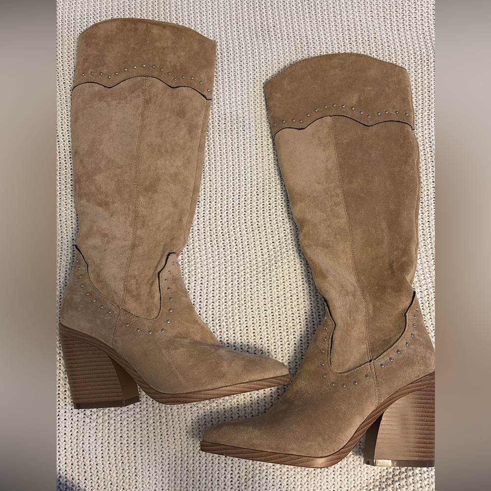 Knew high cowgirl boots